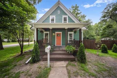 906 S Independence Street, Harrisonville, MO 64701