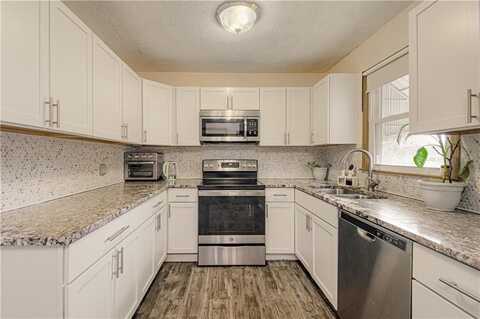 435 NE 41st Terrace, Kansas City, MO 64116