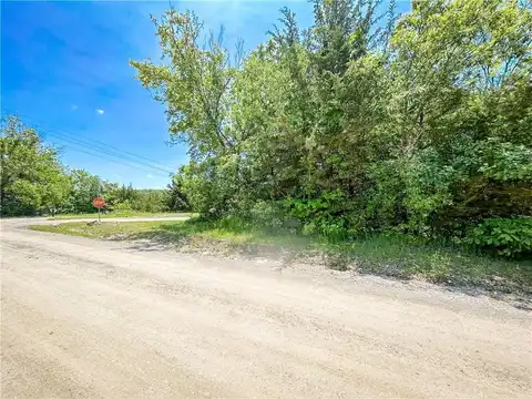 58 Buzzard Lane, Mound City, KS 66056