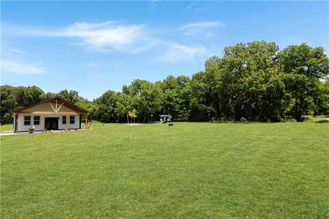 501 NW 101st Road, Warrensburg, MO 64093