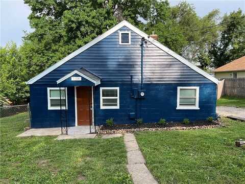 7104 N Cherry Street, Gladstone, MO 64118