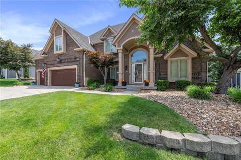 8129 Clearwater Point, Parkville, MO 64152