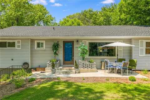 7940 N Broadway Street, Kansas City, MO 64118