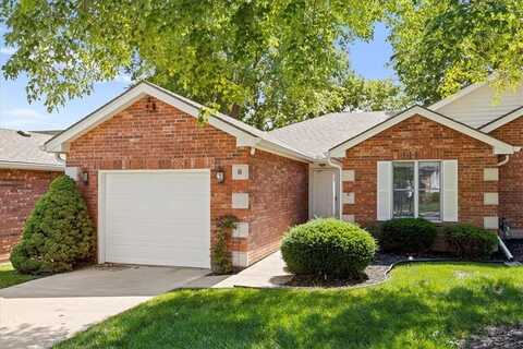 8 College Place W, Liberty, MO 64068