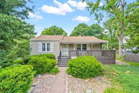 2400 NE 52nd Terrace, Kansas City, MO 64118