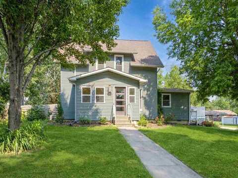 818 5th St, Kalona, IA 52247