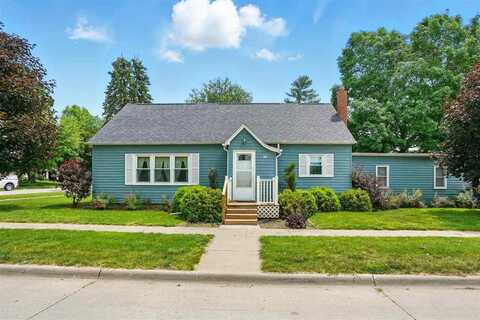 508 4th Street, Kalona, IA 52247