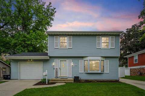 1509 Brookwood Dr, IowaCity, IA 52240