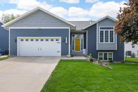 8001 Turtlerun Dr, CedarRapids, IA 52402