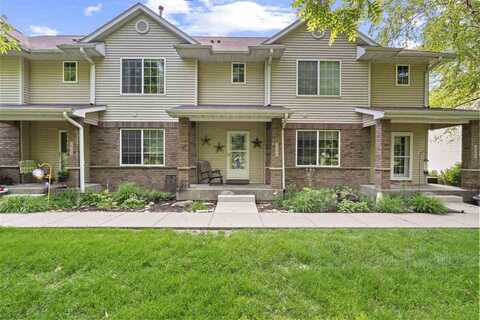 226 Red Hill Ln, IowaCity, IA 52245