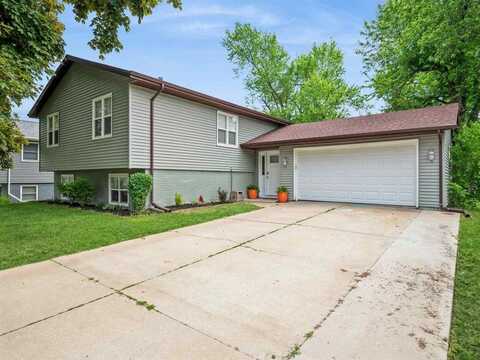 6032 NE Oakwood Ave, CedarRapids, IA 52402