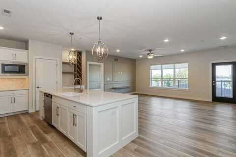 1953 1st Ave #404, CedarRapids, IA 52403