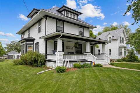 540 E 4th St, Tipton, IA 52772
