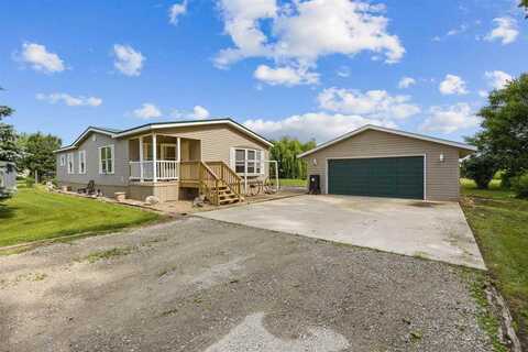 3017 118th St, Amana, IA 52203
