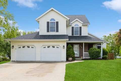 315 Nightingale Dr, Tiffin, IA 52340