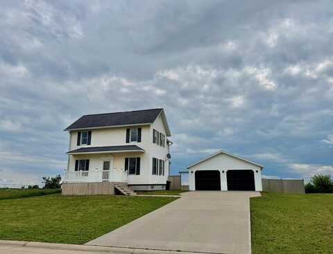 637 Aspen Dr, Wapello, IA 52653