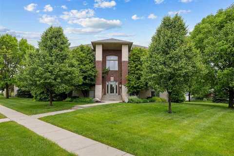 364 Camden Rd, IowaCity, IA 52245