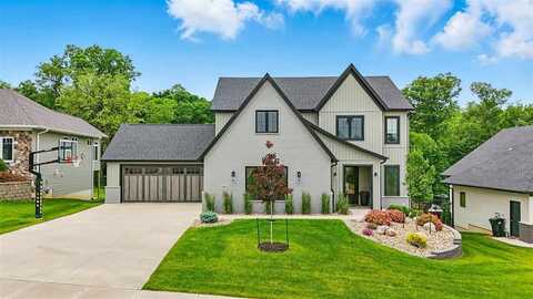 1269 Kona Cir, Coralville, IA 52241
