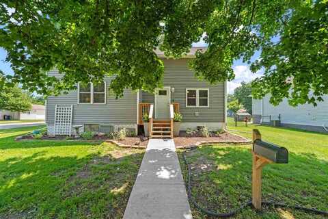 798 Clinton Avenue, Marengo, IA 52301
