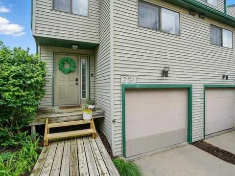 621 Westwinds Dr, IowaCity, IA 52246
