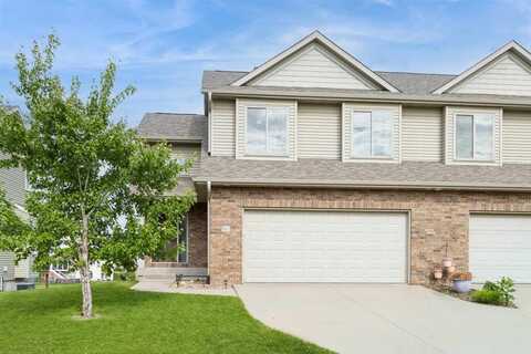 90 S Park Ridge Rd, NorthLiberty, IA 52317