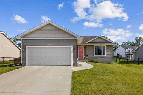 2106 Shady Grove Rd SW, CedarRapids, IA 52404