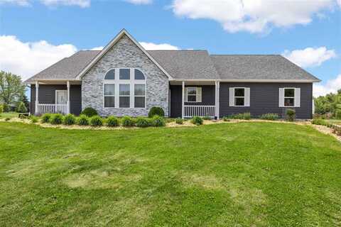2085 117th Ct, Kalona, IA 52247