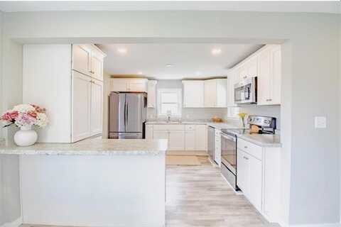 2095 3rd Ave, Marion, IA 52302