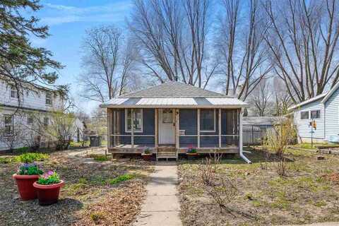 1421 Broadway St, IowaCity, IA 52240