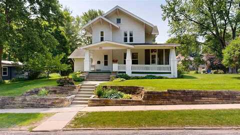 1231 E College St, IowaCity, IA 52245