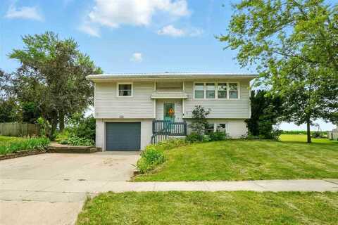 109 Dorothy Ln, LoneTree, IA 52755