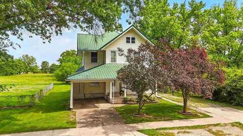 301 W Fountain St, Brighton, IA 52540