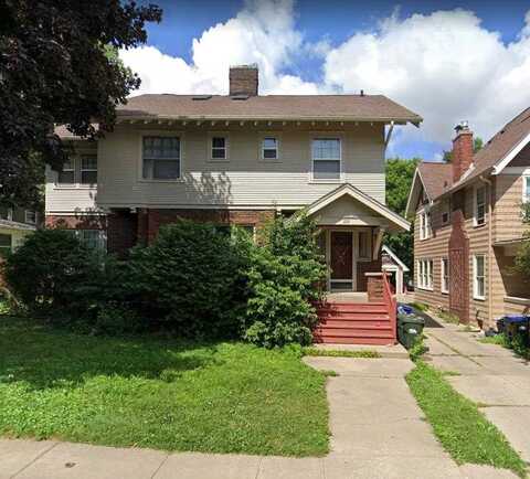 125 S Lucas St, IowaCity, IA 52240