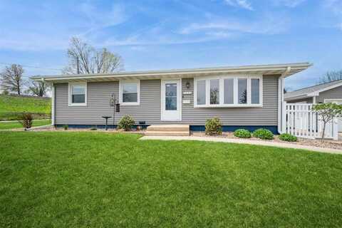2628 1st St SW, CedarRapids, IA 52404