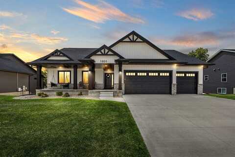 1601 Green Oak Pass, Tiffin, IA 52340