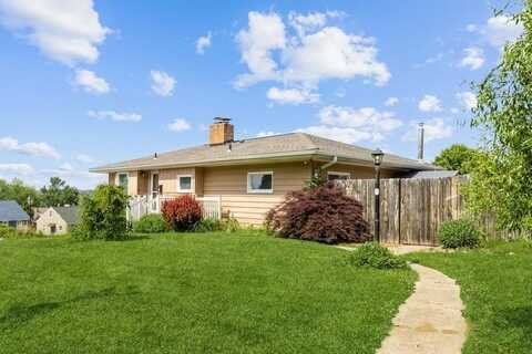 2175 Chandler St SW, CedarRapids, IA 52404
