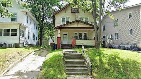 528 S Lucas St, IowaCity, IA 52240