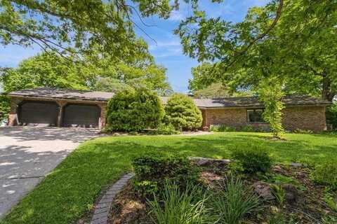 9 Penn Cir, IowaCity, IA 52245