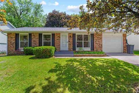 54 Amber Ln, IowaCity, IA 52240