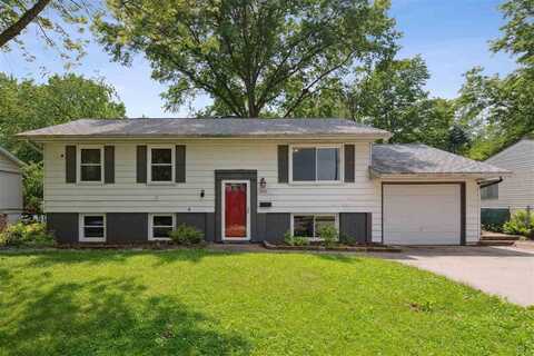 2323 Nevada Avenue, IowaCity, IA 52240
