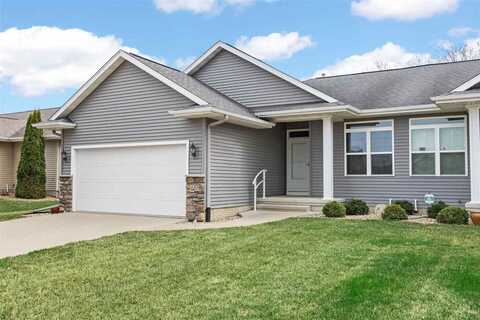 345 Shannon Dr, Robins, IA 52328