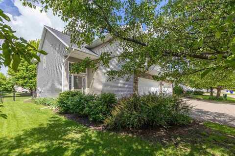 455 N Mckenzie Ln, NorthLiberty, IA 52317
