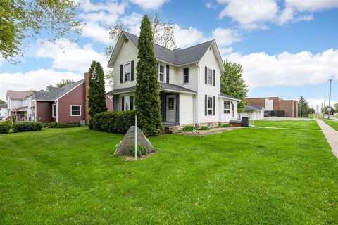 502 5th Ave, Clarence, IA 52216
