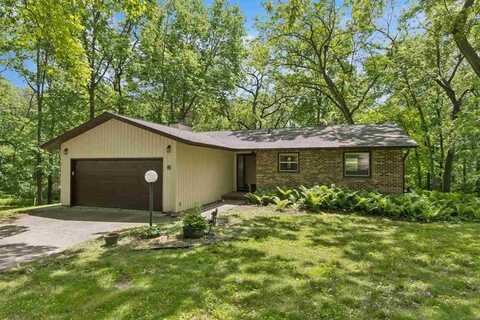 6 Woodland Dr NE, IowaCity, IA 52240