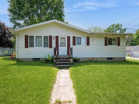 304 S 3rd Street, Coggon, IA 52218