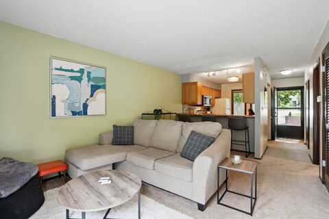 325 Samoa Ct, IowaCity, IA 52246
