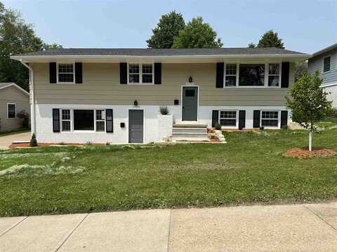 3006 Stanford Ave, IowaCity, IA 52245