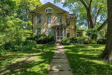 820 Kirkwood Ave, IowaCity, IA 52240