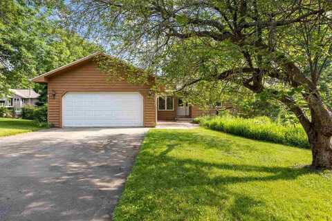 2025 North Ridge Dr, Coralville, IA 52241