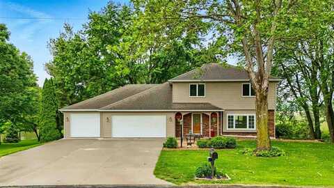 7 Rapid Creek Dr NE, IowaCity, IA 52240